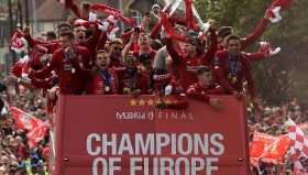 曼联高层紧急会晤阿莫林：共商战术调整应对困境